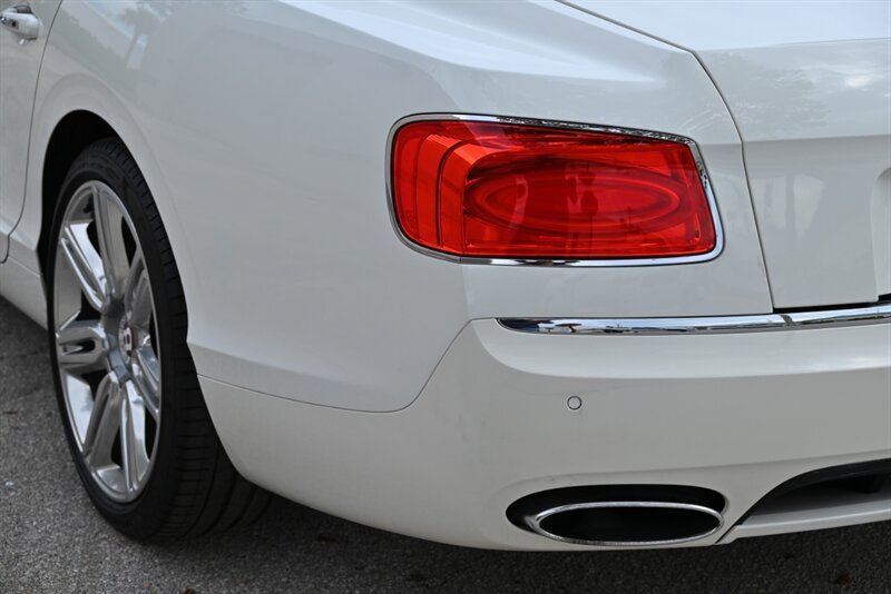 Used 2016 Bentley Flying Spur W12 AWD/4WD image 12