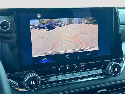Used 2023 Chevrolet Colorado LT w/ LT Convenience Package AWD/4WD image 13