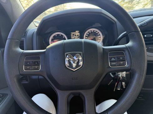 Used 2014 RAM 1500 Express image 16