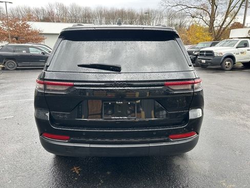 Used 2022 Jeep Grand Cherokee Altitude image 5