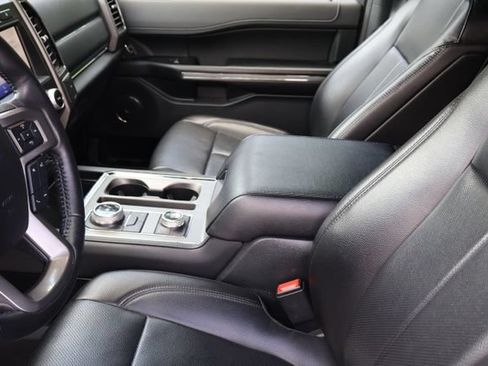 Used 2021 Ford Expedition XLT AWD/4WD image 10