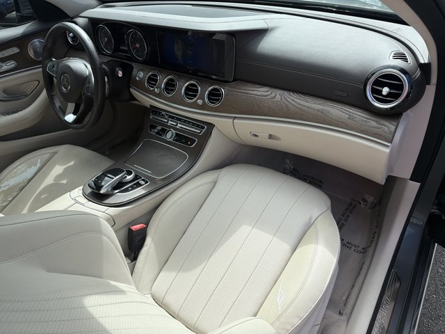 Used 2018 Mercedes-Benz E 300 4MATIC image 27