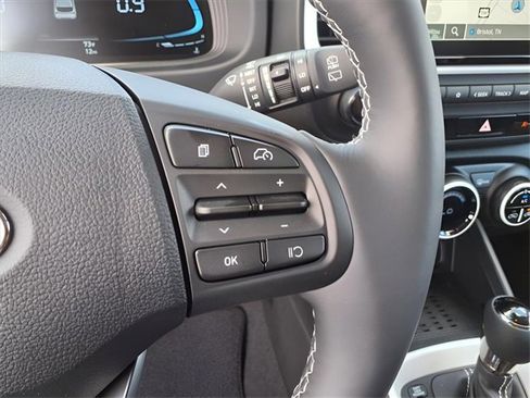 New 2025 Hyundai Venue Limited image 11