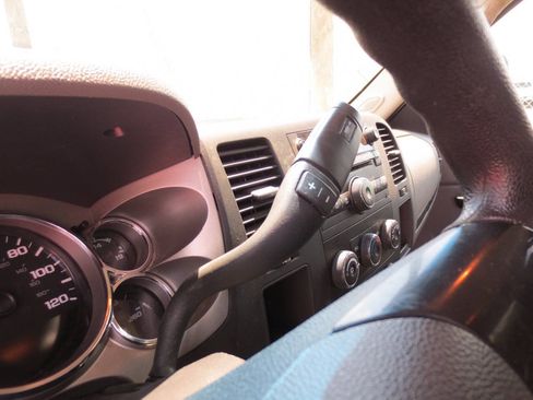 Used 2013 Chevrolet Silverado 2500 W/T AWD/4WD image 10