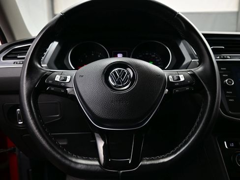 Used 2019 Volkswagen Tiguan SE AWD/4WD image 24