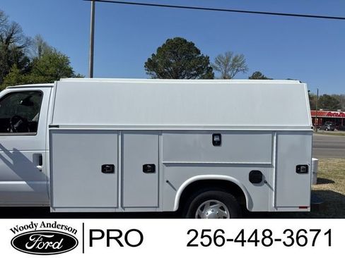 New 2026 Ford E-350 and Econoline 350 Super Duty w/ Power Equipment Group RWD image 2