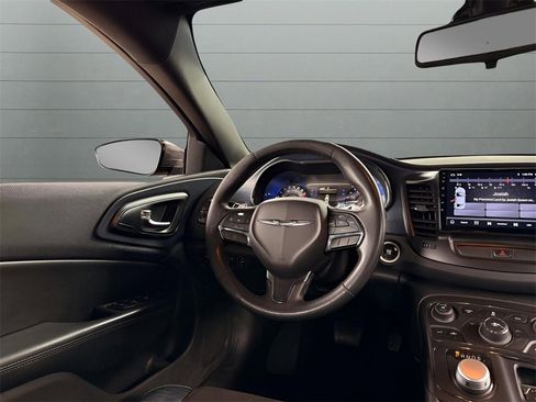 Used 2016 Chrysler 200 S image 28