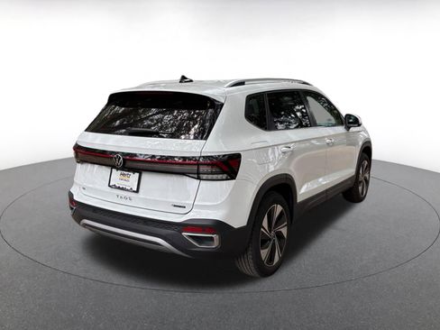 Used 2025 Volkswagen Taos SE AWD/4WD image 7