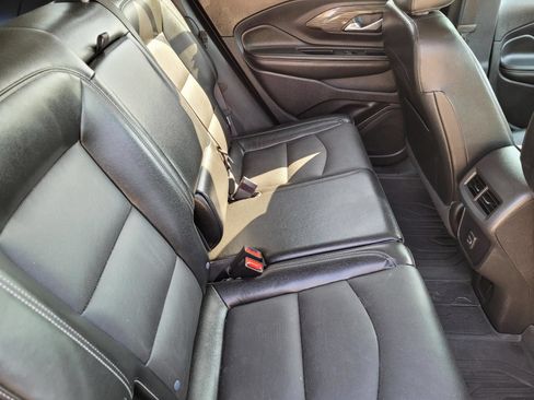 Used 2024 GMC Terrain SLT w/ Elevation Edition FWD image 14