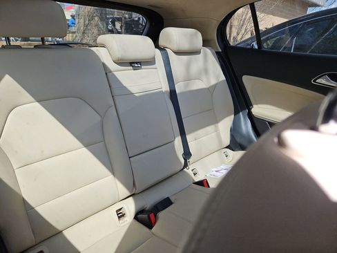 Used 2018 Mercedes-Benz GLA 250 4MATIC image 8