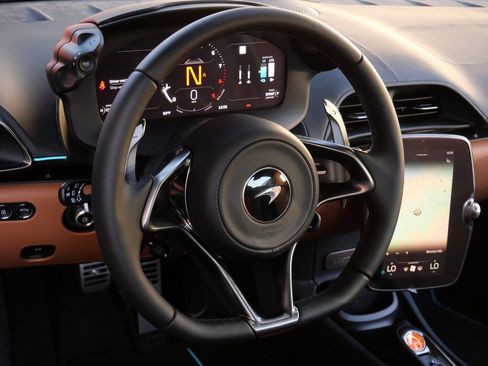 Used 2026 McLaren Artura RWD image 9