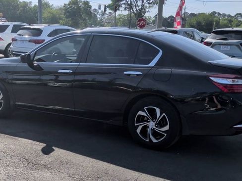 Used 2017 Honda Accord LX image 6