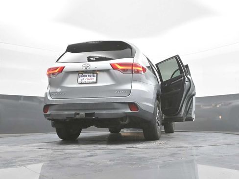Used 2017 Toyota Highlander XLE AWD/4WD image 52