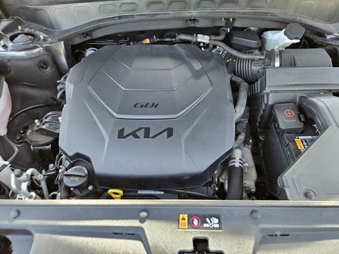 Certified 2024 Kia Telluride EX w/ EX Captain's Chair Package FWD image 31