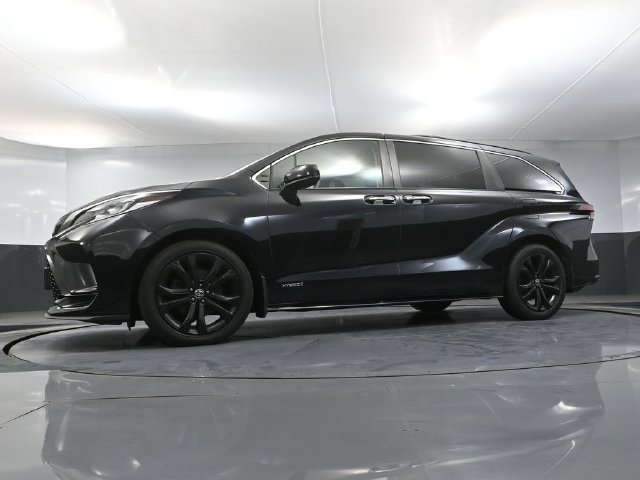 Used 2021 Toyota Sienna XSE FWD image 47