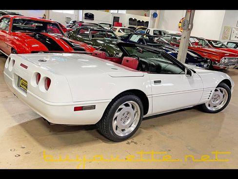 Used 1991 Chevrolet Corvette Convertible image 4
