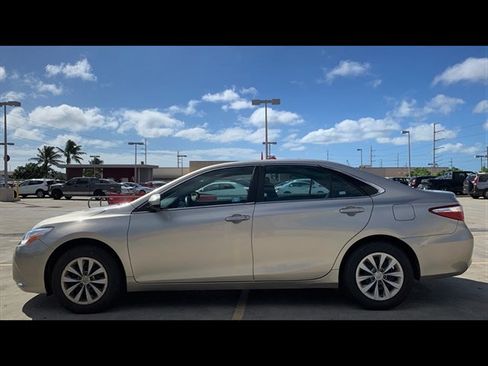 Used 2017 Toyota Camry LE FWD image 8