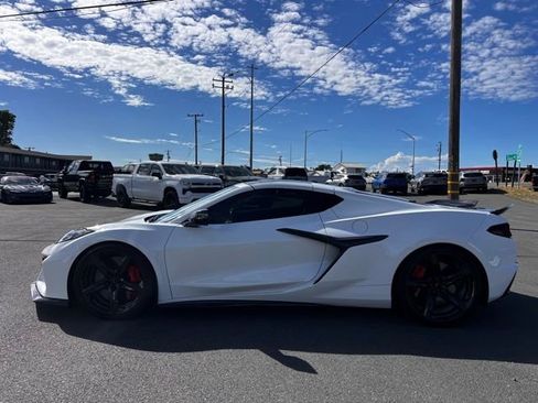 Used 2023 Chevrolet Corvette Z06 w/ Engine Appearance Package image 11