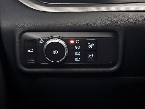 Used 2020 Ford Explorer XLT w/ Equipment Group 202A image 24