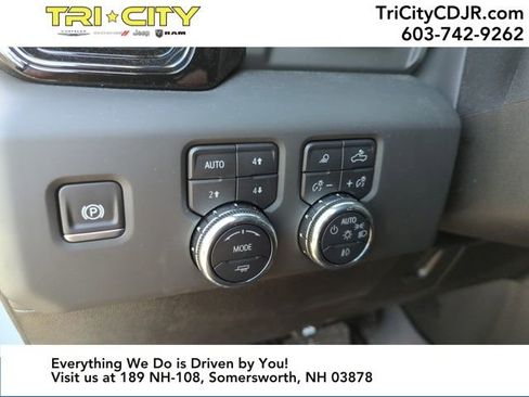 Used 2025 GMC Sierra 2500 AT4X image 30
