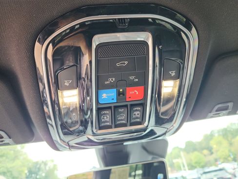 Used 2022 Jeep Grand Cherokee Summit w/ Adv Protech Group IV image 41