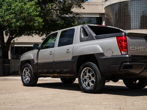 Used 2004 Chevrolet Avalanche 2WD image 51