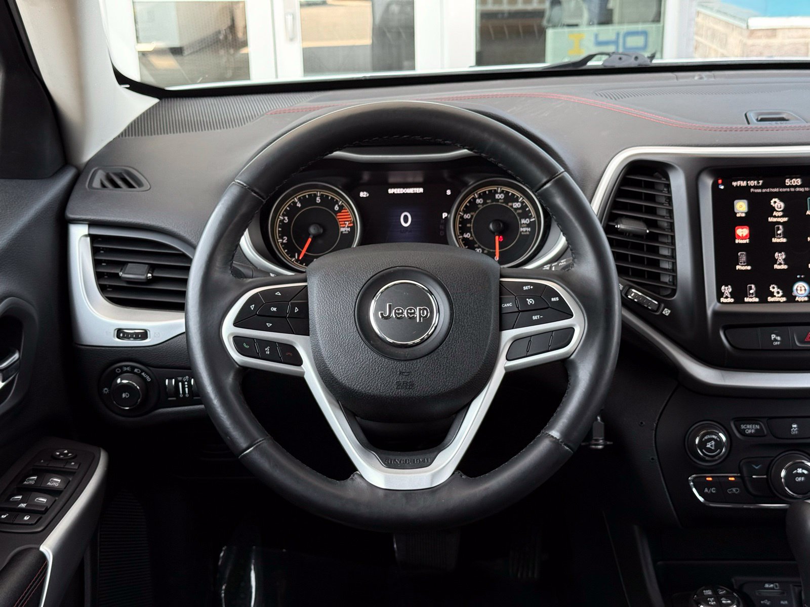 Used 2017 Jeep Cherokee Trailhawk AWD/4WD image 30