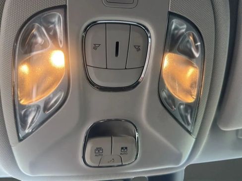 Used 2018 Jeep Compass Limited w/ Navigation Group FWD image 22