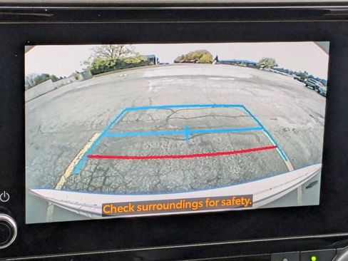 Used 2023 Toyota Highlander XLE image 15