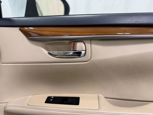 Used 2014 Lexus ES 300h ES 300h Sedan 4D image 28