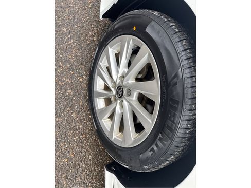 Used 2021 Toyota Camry LE image 22