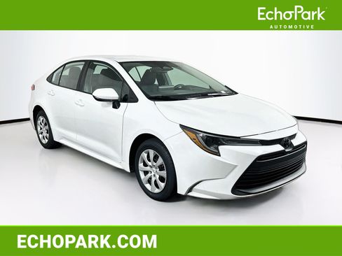Used 2024 Toyota Corolla LE FWD image 1