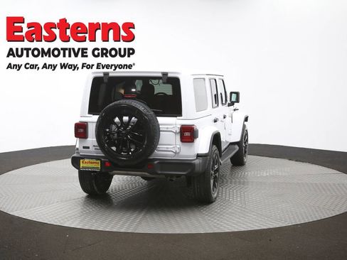 Used 2025 Jeep Wrangler Unlimited Sahara AWD/4WD image 39