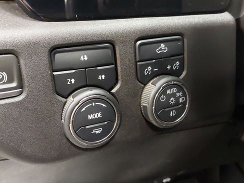 Used 2024 Chevrolet Silverado 2500 LT AWD/4WD image 23