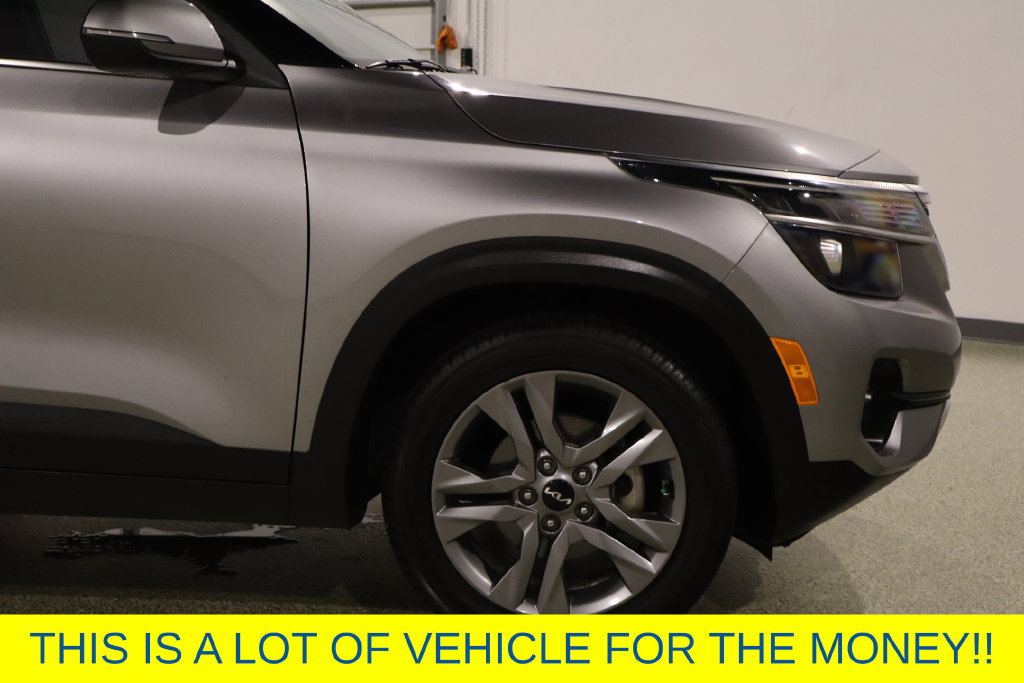 Used 2023 Kia Seltos S w/ Navigation Package FWD image 12