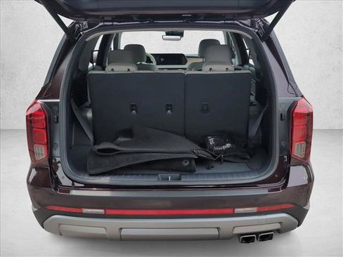 Used 2024 Hyundai Palisade Limited FWD image 6