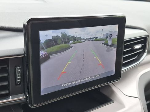 Used 2023 Ford Explorer XLT w/ Equipment Group 202A AWD/4WD image 29