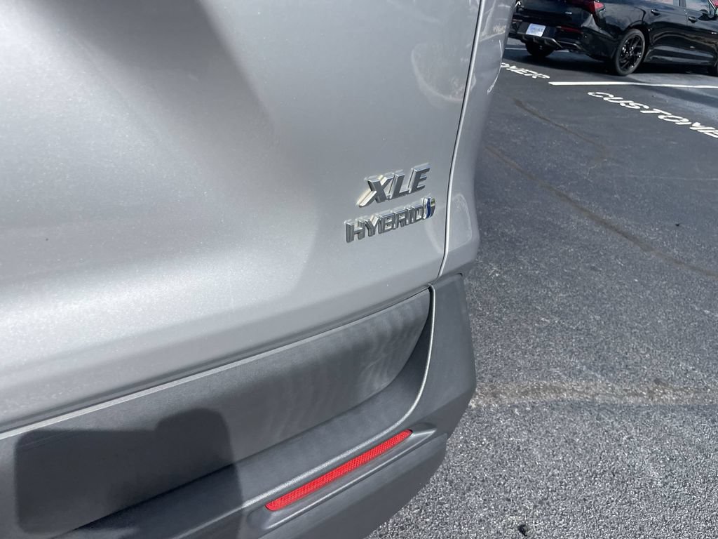 Used 2021 Toyota RAV4 XLE w/ Convenience Package AWD/4WD image 6