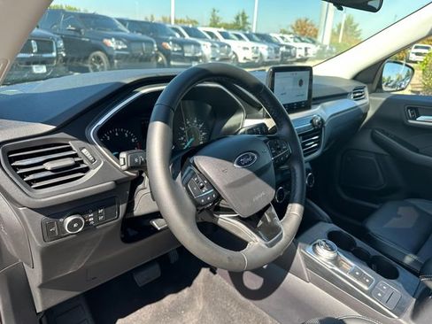Used 2022 Ford Escape SEL image 19