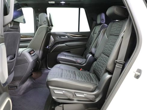 Used 2022 Cadillac Escalade Sport Platinum w/ LPO, ONYX Package AWD/4WD image 13