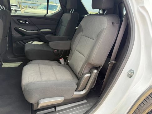 Certified 2023 Chevrolet Traverse LT FWD image 34