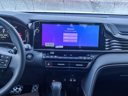 New 2026 Toyota Camry Hybrid FWD image 16