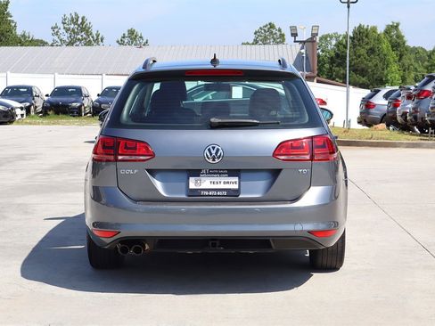 Used 2015 Volkswagen Golf TDI S FWD image 6