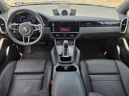 Used 2020 Porsche Cayenne AWD/4WD image 9