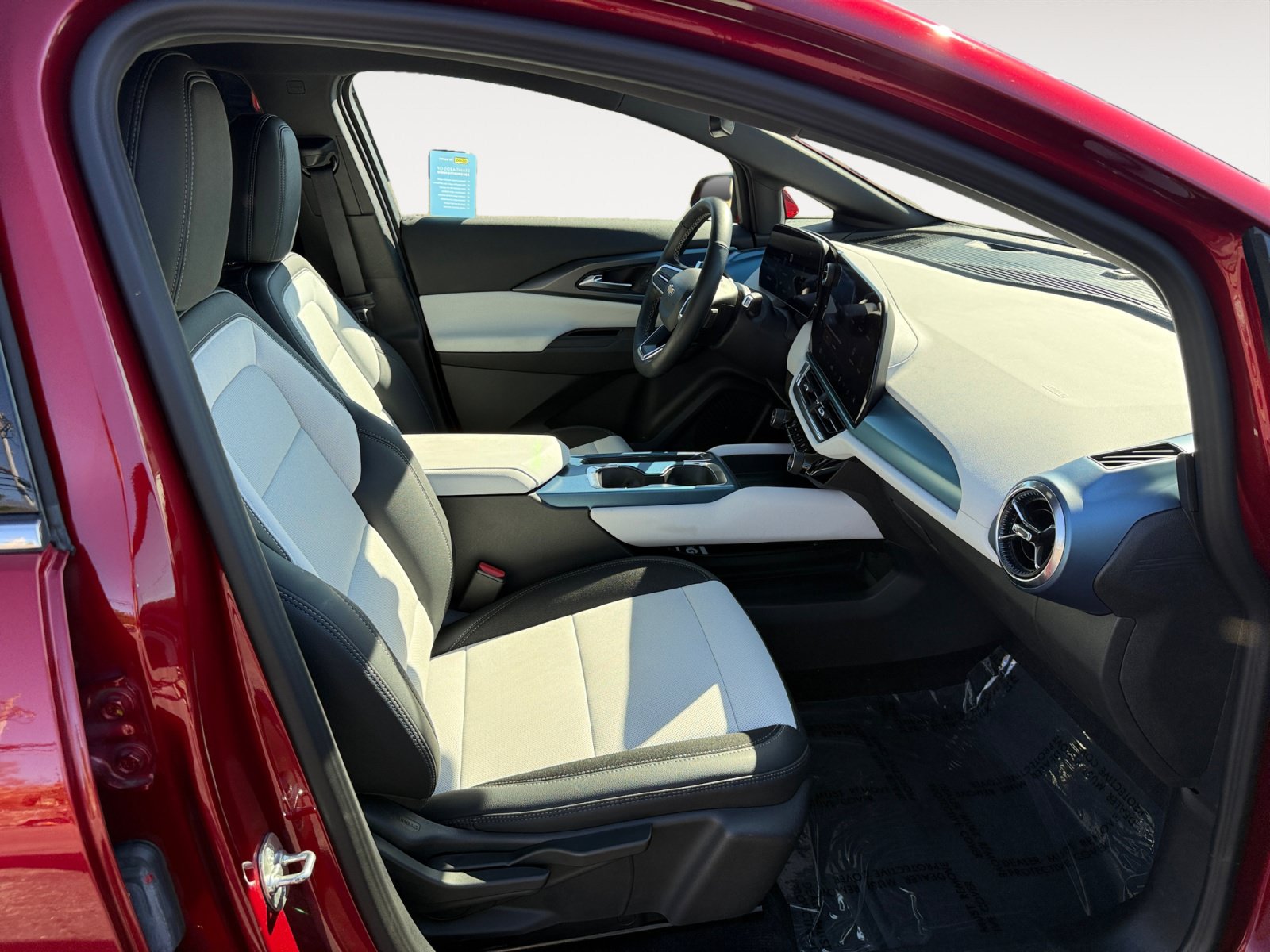 Used 2024 Chevrolet Equinox EV LT FWD image 19