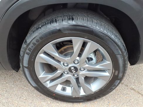 Used 2021 Kia Seltos S FWD image 8