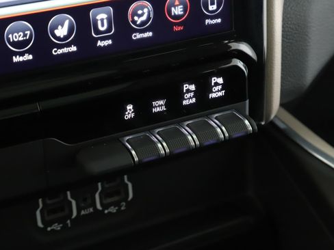 Used 2021 RAM 1500 Laramie AWD/4WD image 15