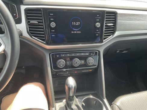 Used 2022 Volkswagen Atlas Cross Sport SE FWD image 23