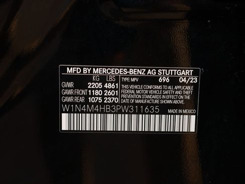 Used 2023 Mercedes-Benz GLB 250 4MATIC image 18