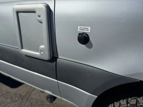 Used 2022 Mercedes-Benz Sprinter 2500 image 12